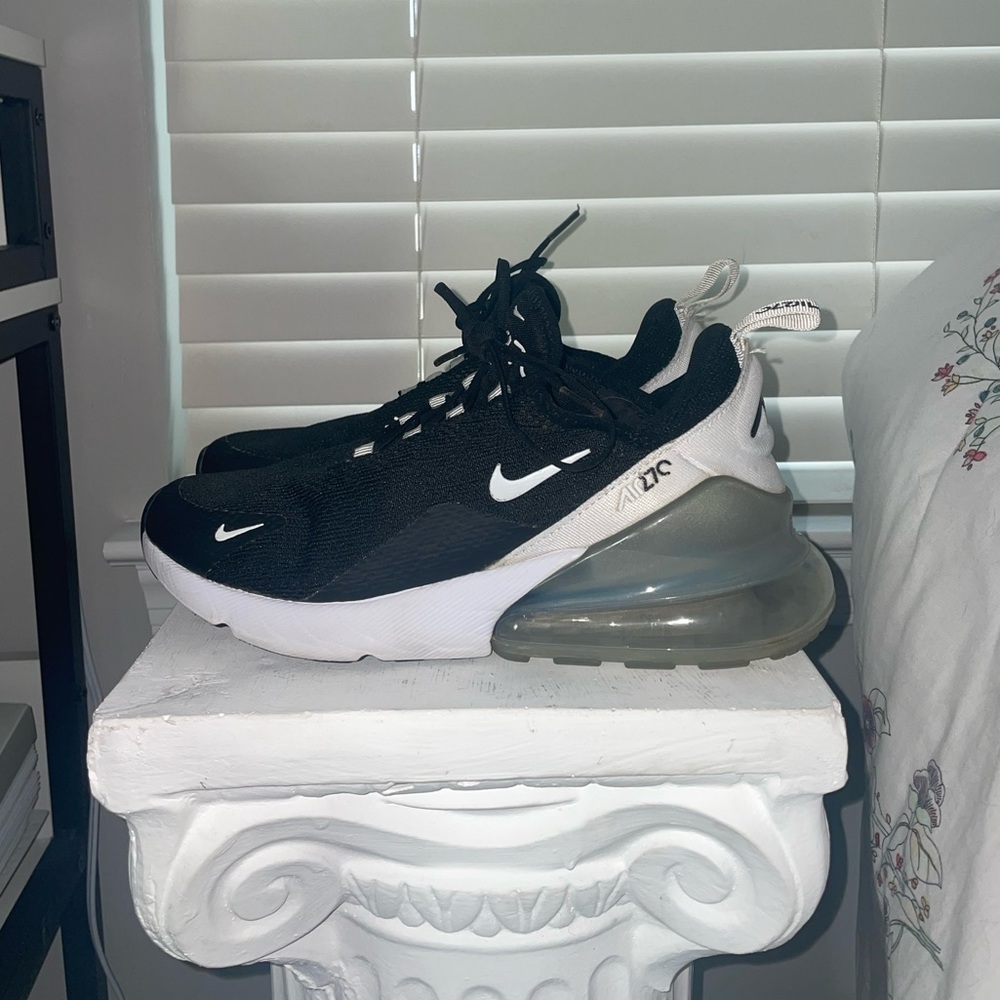 Nike - Air Max 270
